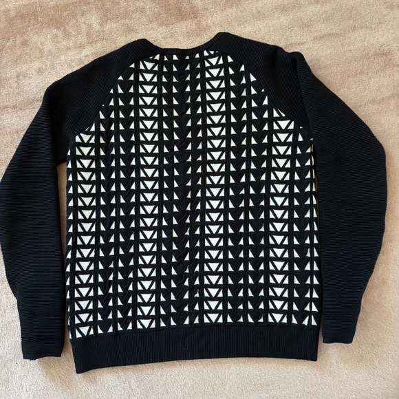 Geometric Sweater - Picture 2 of 5